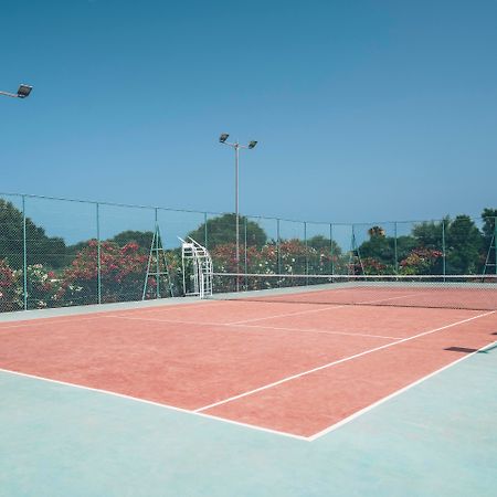 Готель Iberostar Waves Саїдія Екстер'єр фото Tennis court