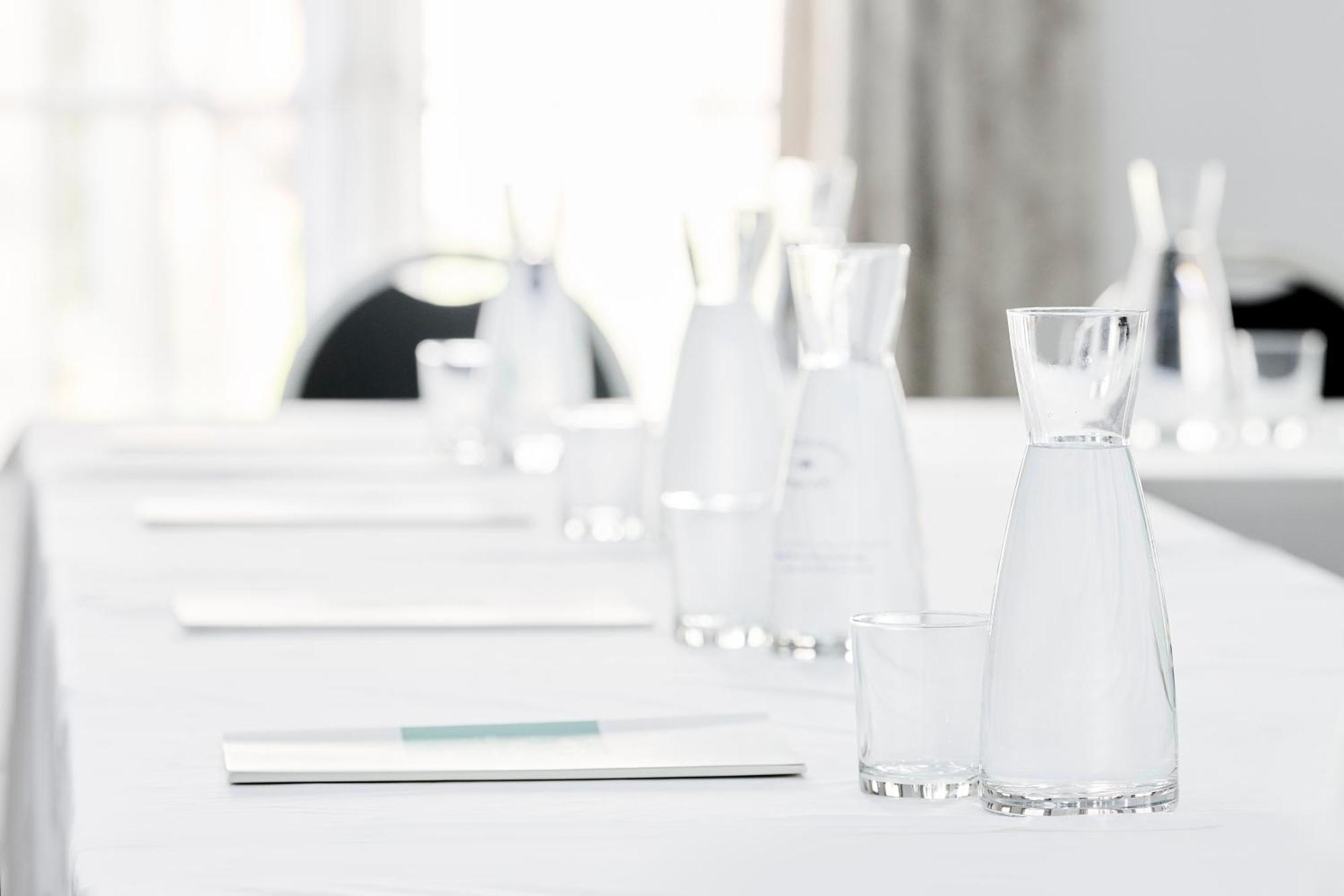 Готель Iberostar Waves Саїдія Екстер'єр фото Bottled water