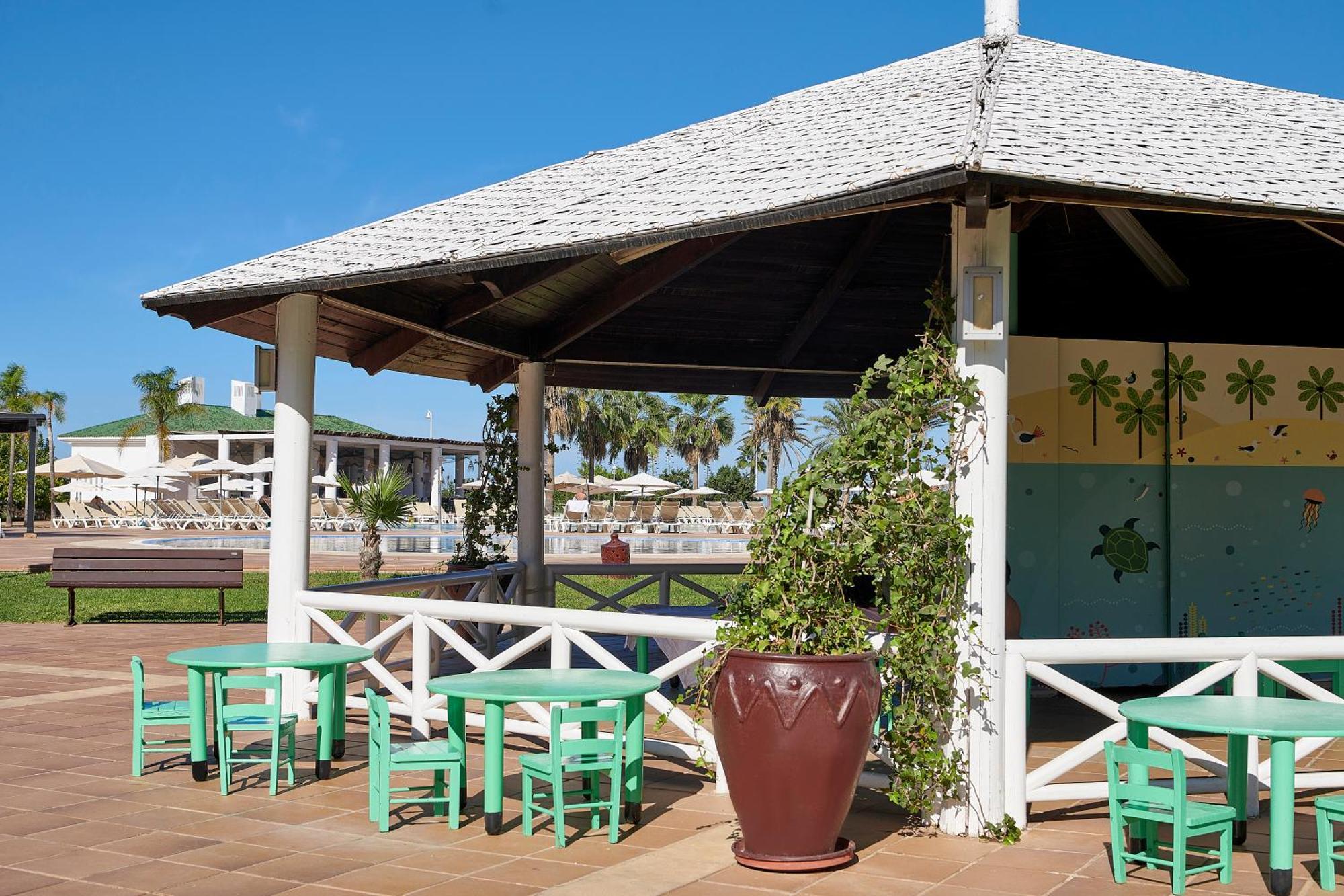 Готель Iberostar Waves Саїдія Екстер'єр фото The clubhouse at the Royal Palm Polo Club