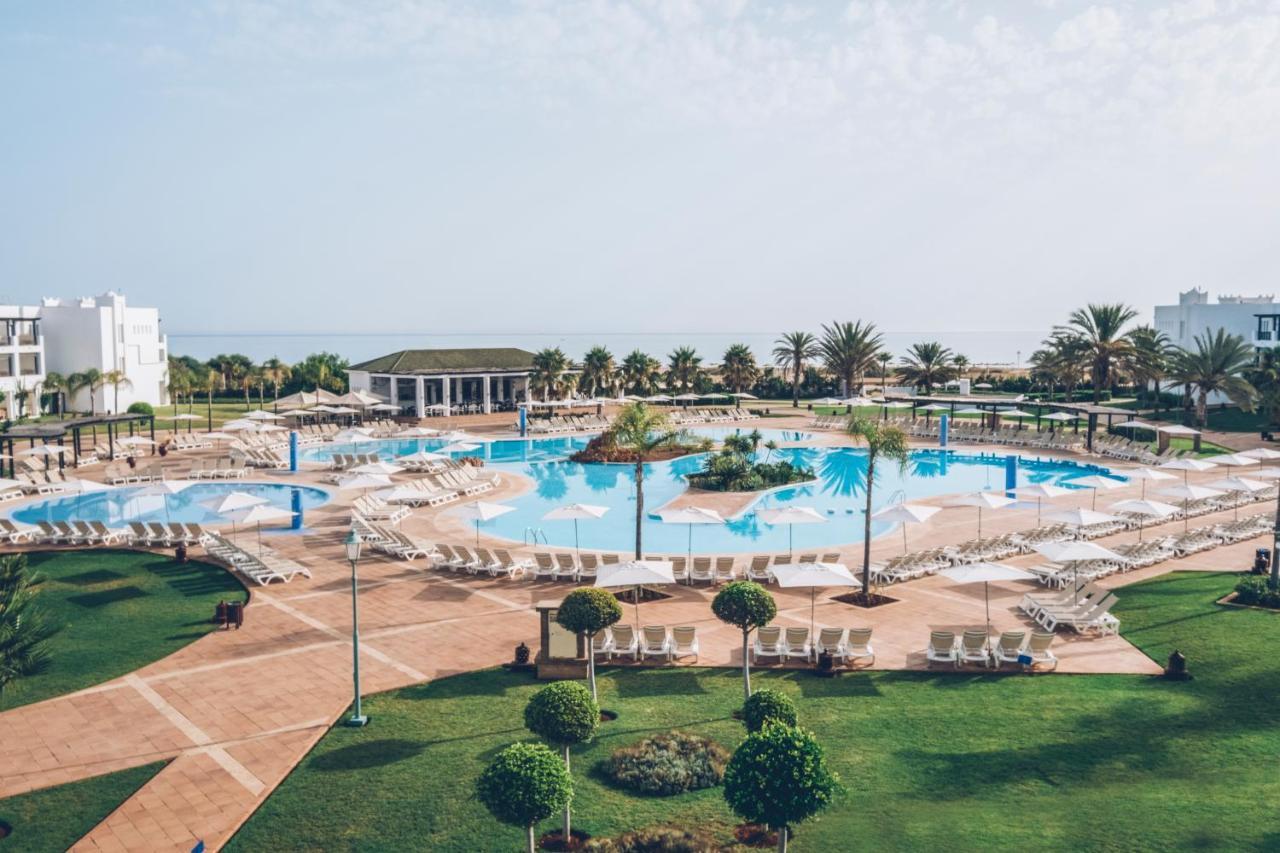 Готель Iberostar Waves Саїдія Екстер'єр фото The swimming pool at the hotel